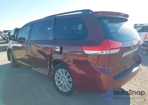 2012 Toyota Sienna Limited V6 7 Passenger z USA, uszkodzony, nr VIN 5TDYK3DC6CS235331